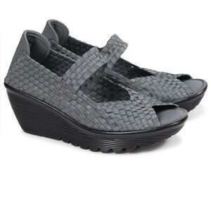 Sketchers Memory Foam Wedges Size 8.5